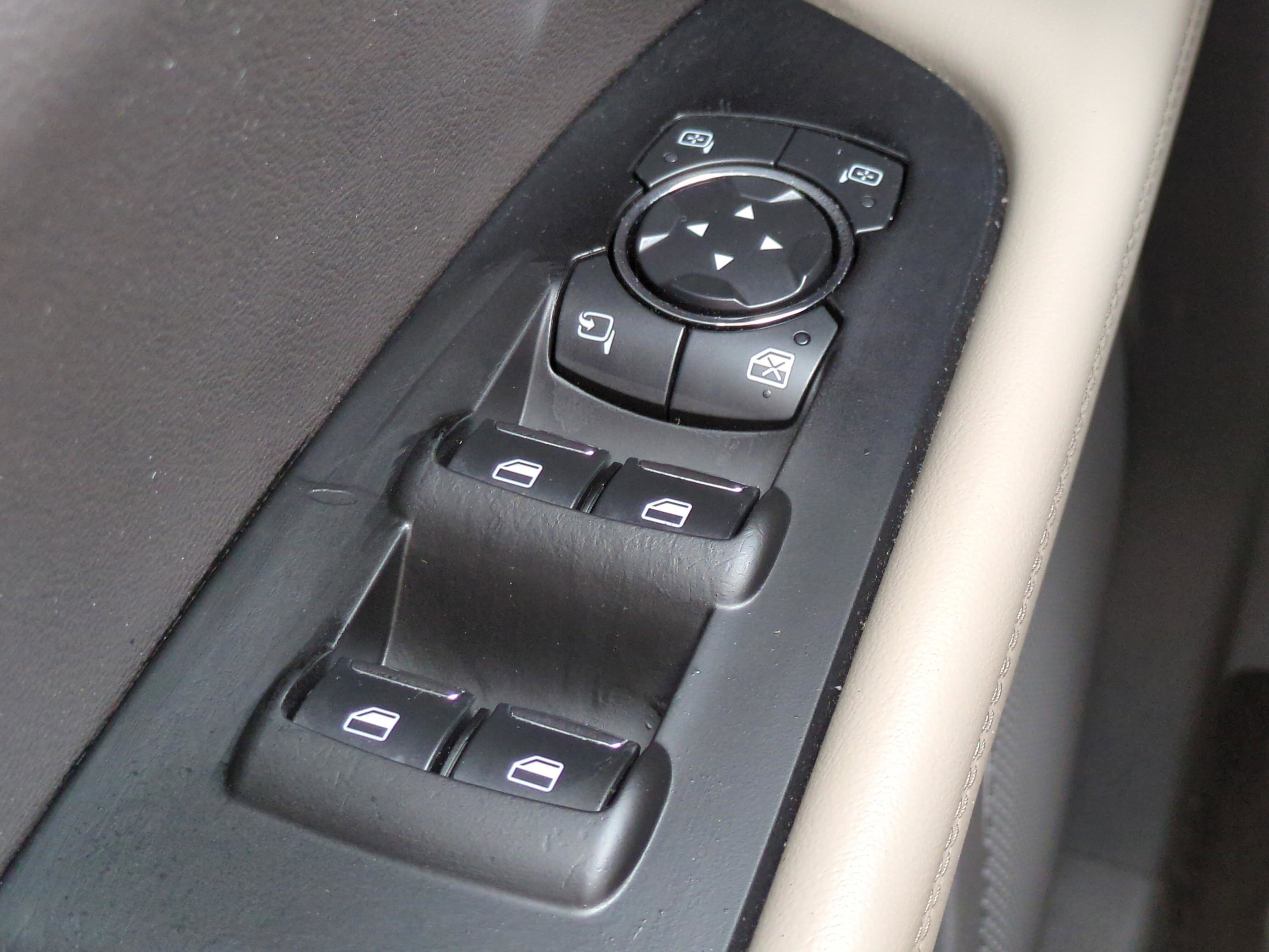 Used 2022 Lincoln Nautilus Reserve w/ Monochromatic Package image 24