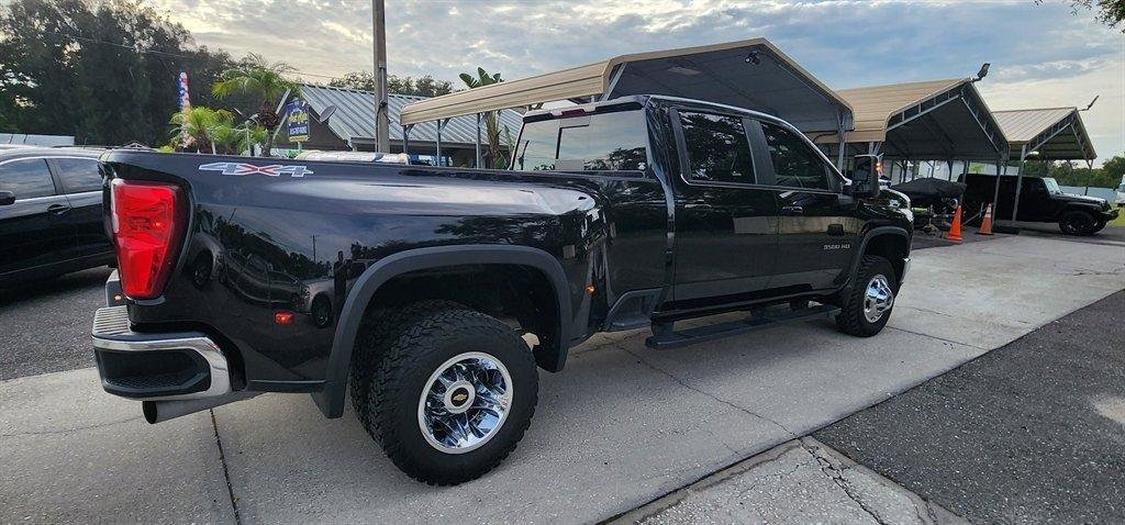 Used 2022 Chevrolet Silverado 3500 LT w/ Convenience Package AWD/4WD image 8