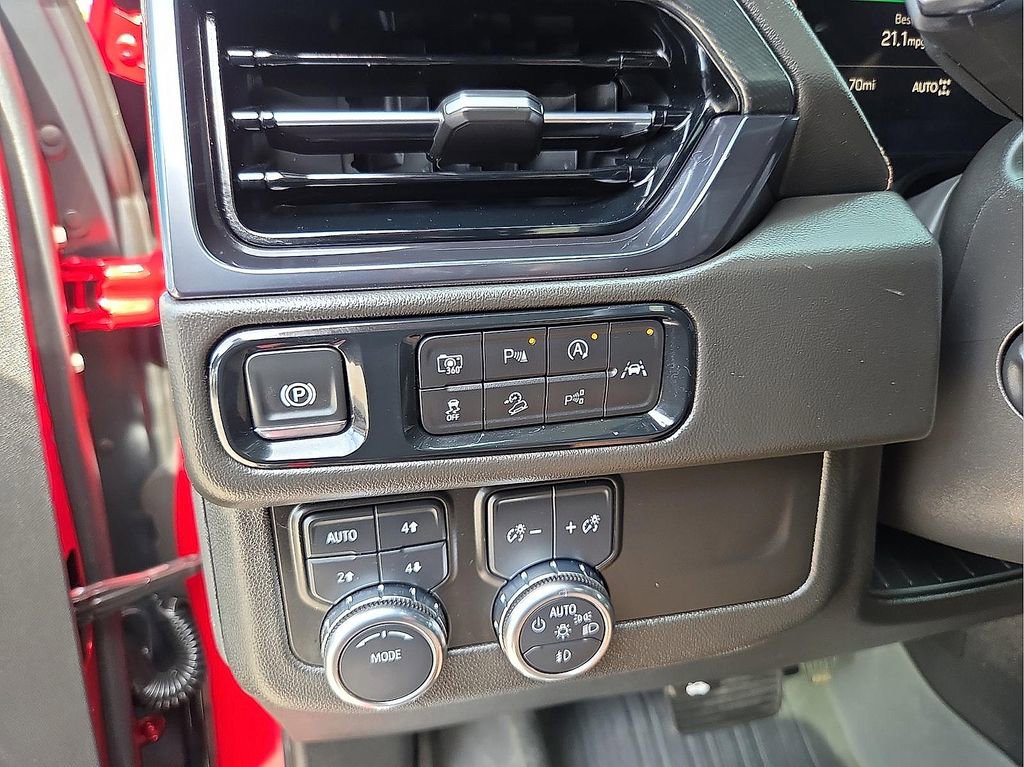 Used 2025 GMC Yukon AT4 w/ AT4 Premium Package image 18