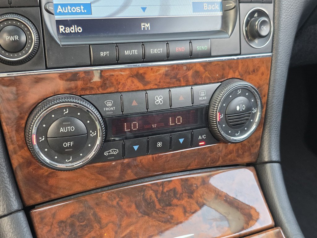 Used 2009 Mercedes-Benz CLK 350 Coupe image 19