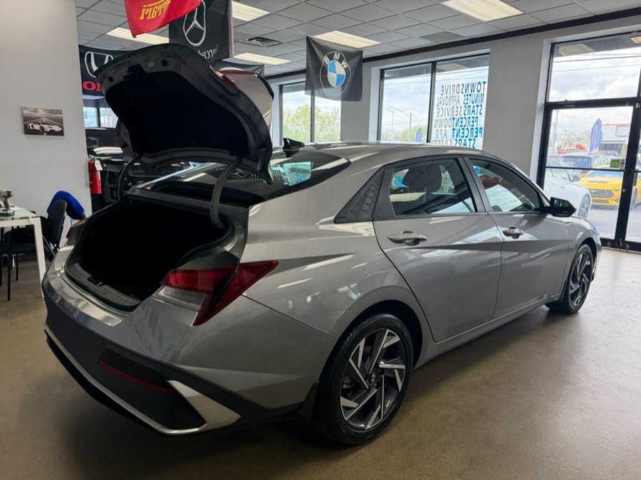 Used 2025 Hyundai Elantra Sport FWD image 20
