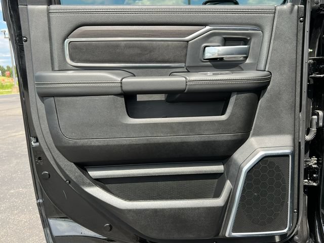 Used 2025 RAM 3500 Laramie AWD/4WD image 45