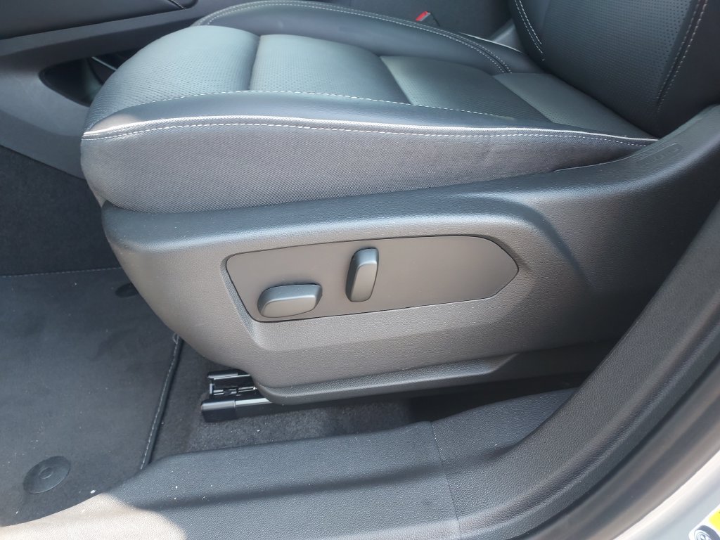 Used 2023 Buick Envision Essence FWD image 27