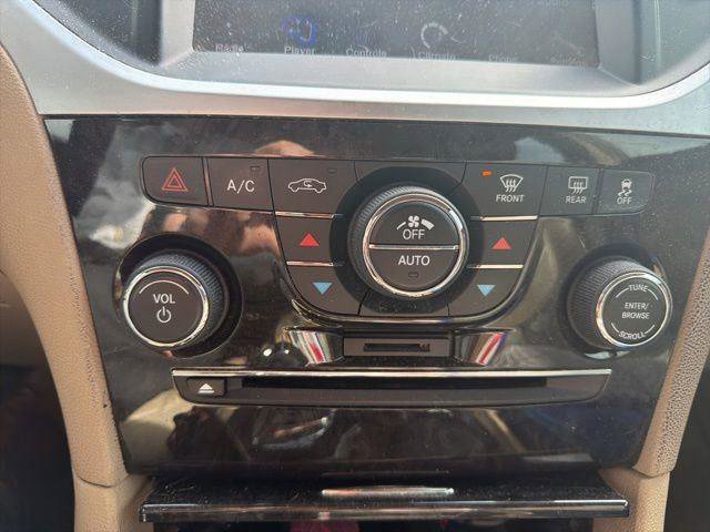 Used 2014 Chrysler 300 image 16