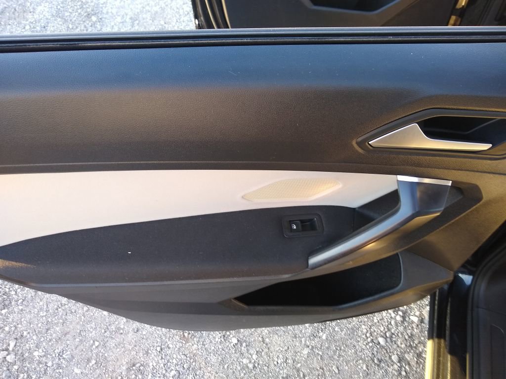 Used 2021 Volkswagen Tiguan S image 25