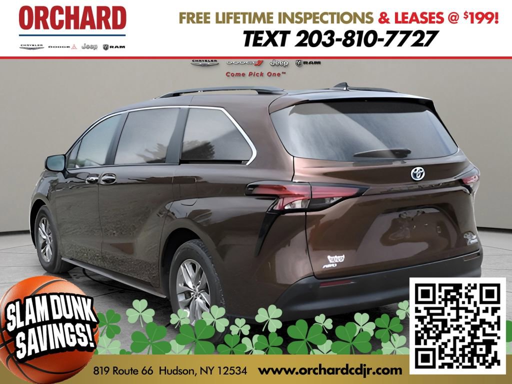 Used 2022 Toyota Sienna XLE image 4