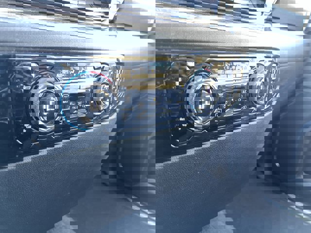 Used 2023 Chevrolet Silverado 1500 LT image 11