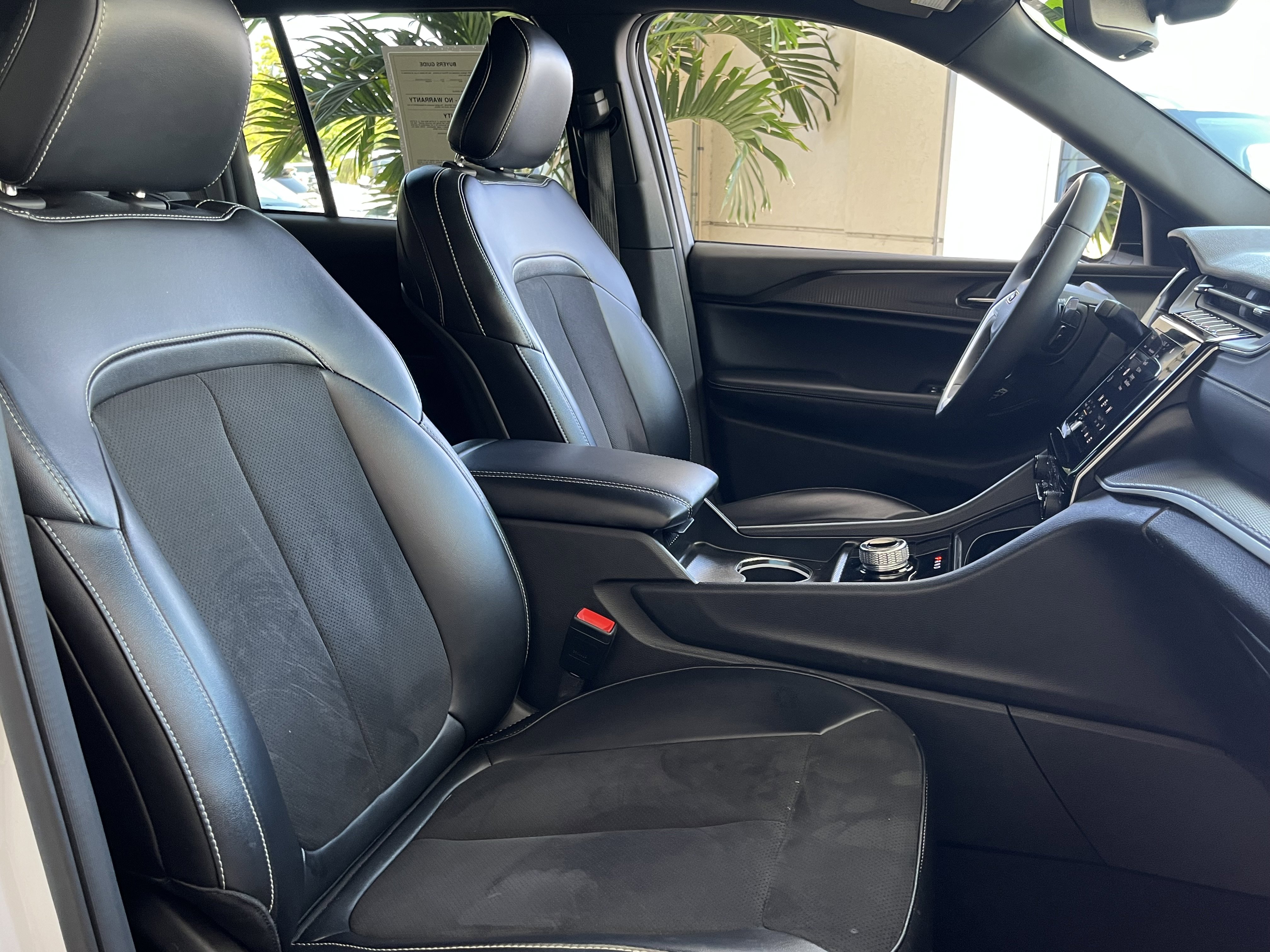 Used 2024 Jeep Grand Cherokee Altitude image 20