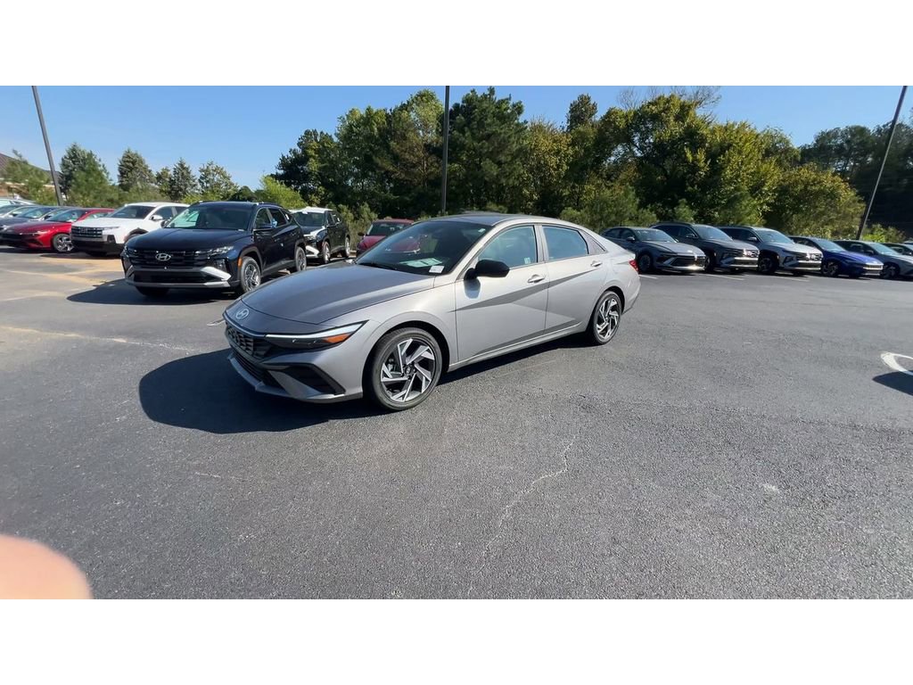 New 2025 Hyundai Elantra SEL image 4