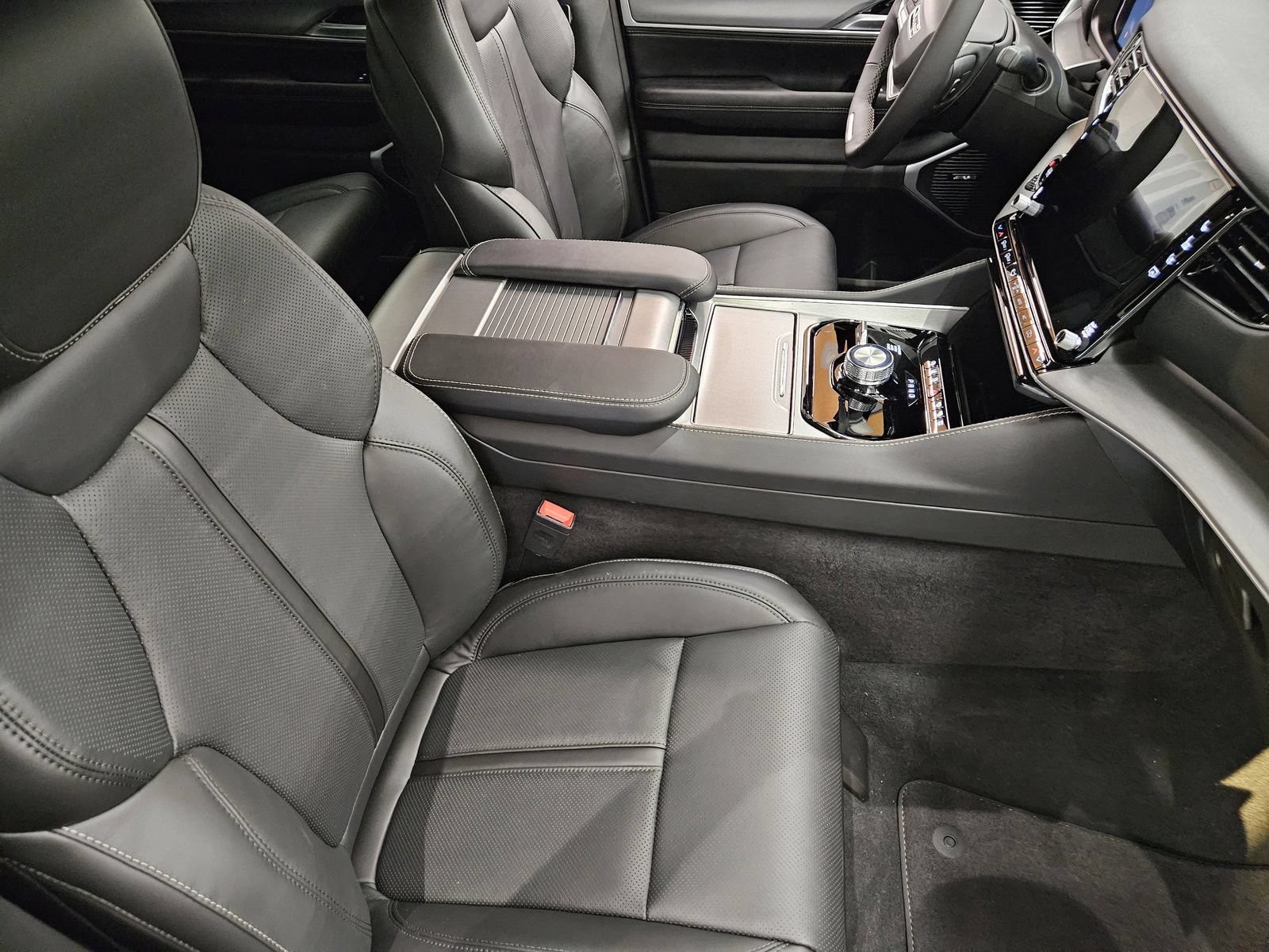 New 2026 Jeep Grand Wagoneer 4WD w/ Premium Group I image 15