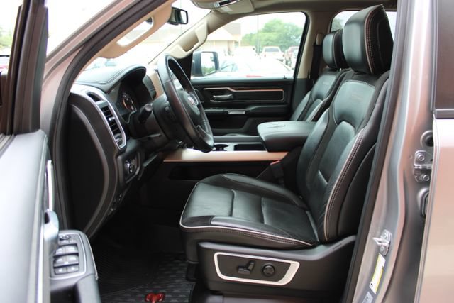 Used 2019 RAM 1500 Laramie AWD/4WD image 13