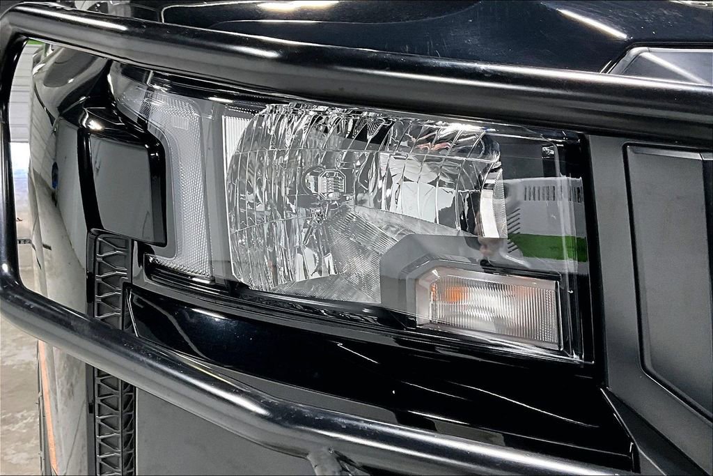 Used 2025 Nissan Frontier S w/ S Utility Package image 39