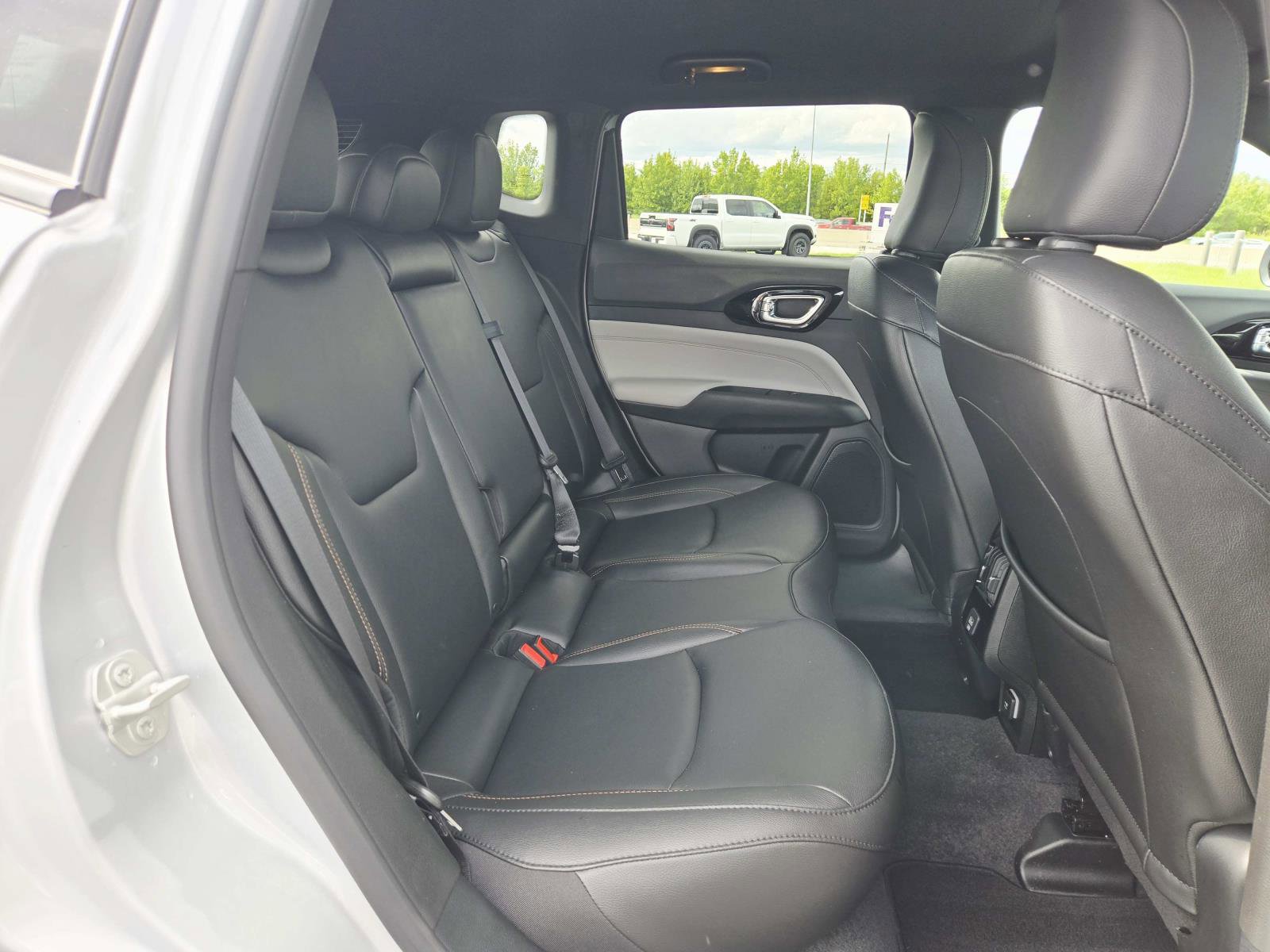 Used 2024 Jeep Compass Limited AWD/4WD image 15