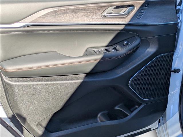 New 2025 Jeep Grand Cherokee Overland w/ Adv Protech Group III image 16