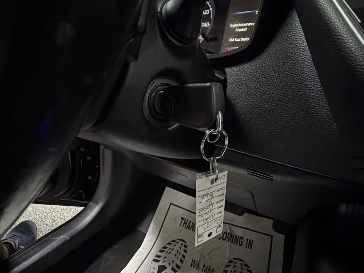 Used 2020 Toyota Corolla SE FWD image 18