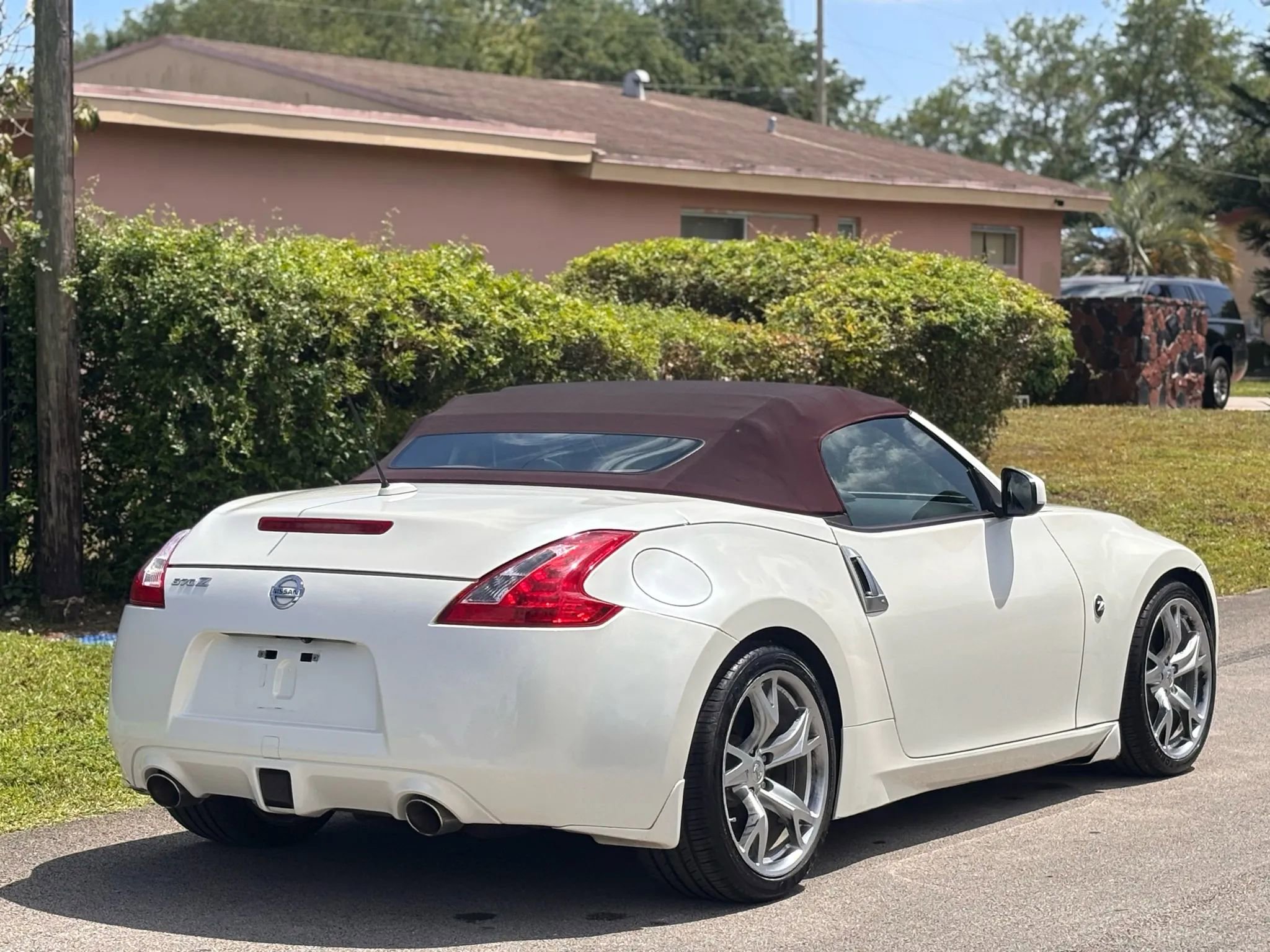 Used 2012 Nissan 370Z Touring w/ Sport Pkg image 5