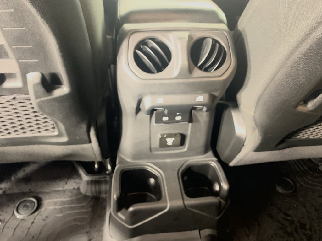 Used 2022 Jeep Wrangler Unlimited Rubicon w/ Xtreme Recon 35" Tire Package image 33