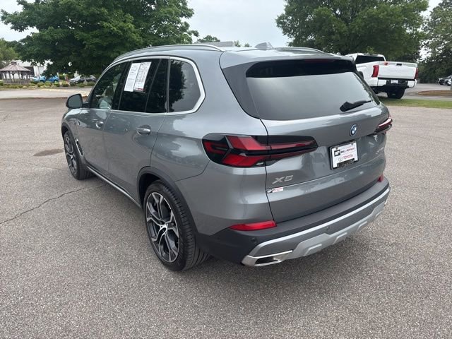 Used 2025 BMW X5 xDrive50e w/ Climate Comfort Package AWD/4WD image 3