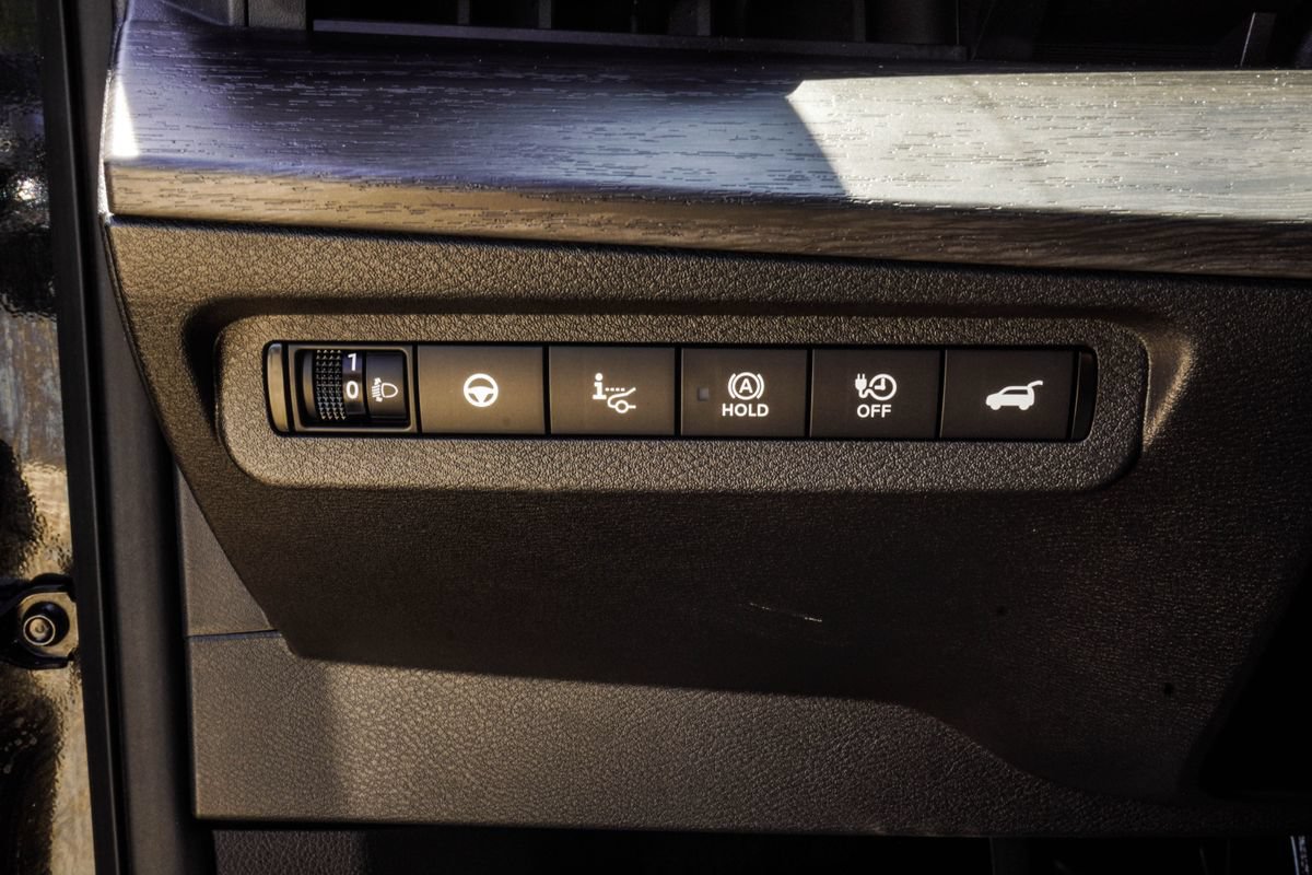 Used 2024 Nissan Ariya FWD image 34