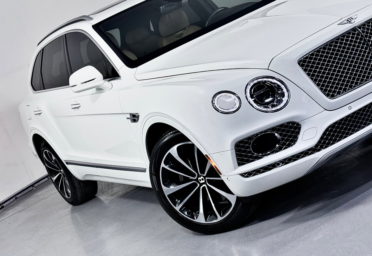 Used 2018 Bentley Bentayga image 4