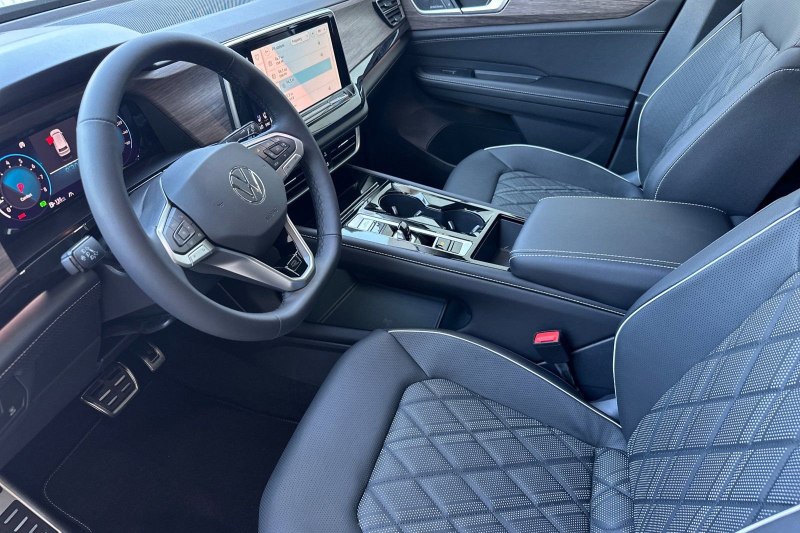 New 2026 Volkswagen Atlas SEL Premium R-Line image 9