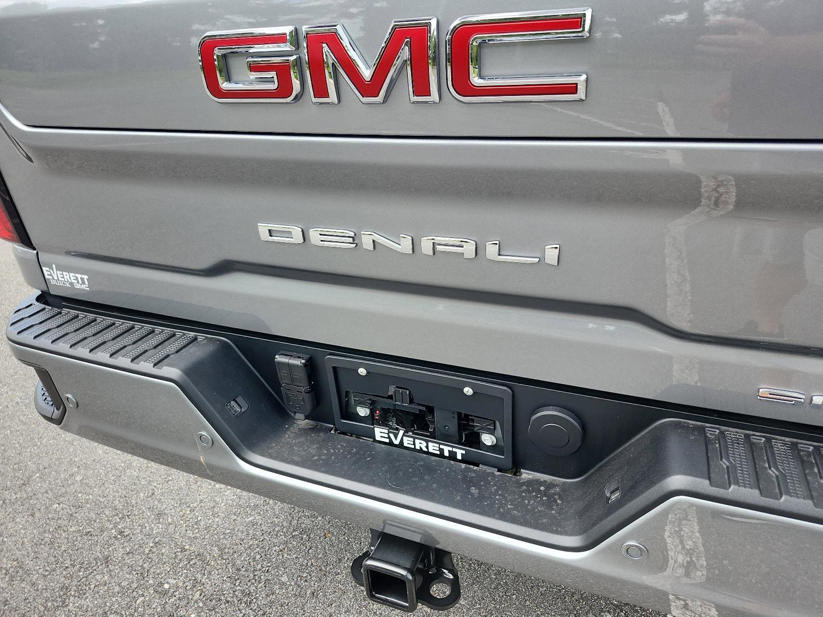 New 2025 GMC Sierra 2500 Denali w/ Denali Reserve Package image 4