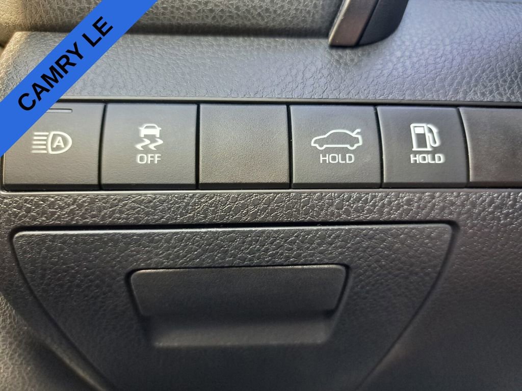 Used 2020 Toyota Camry LE image 18