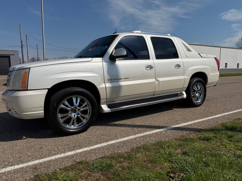 Used 2002 Cadillac Escalade EXT AWD/4WD image 3