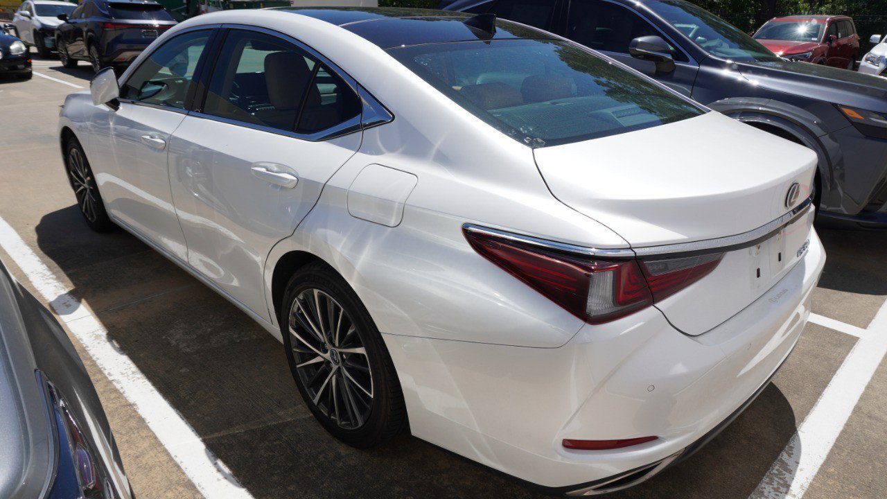 Used 2022 Lexus ES 350 w/ Premium Package image 5
