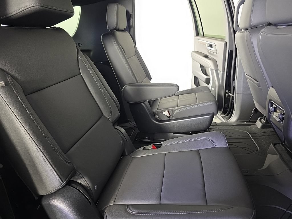 New 2026 Chevrolet Suburban LT w/ Comfort Package AWD/4WD image 33