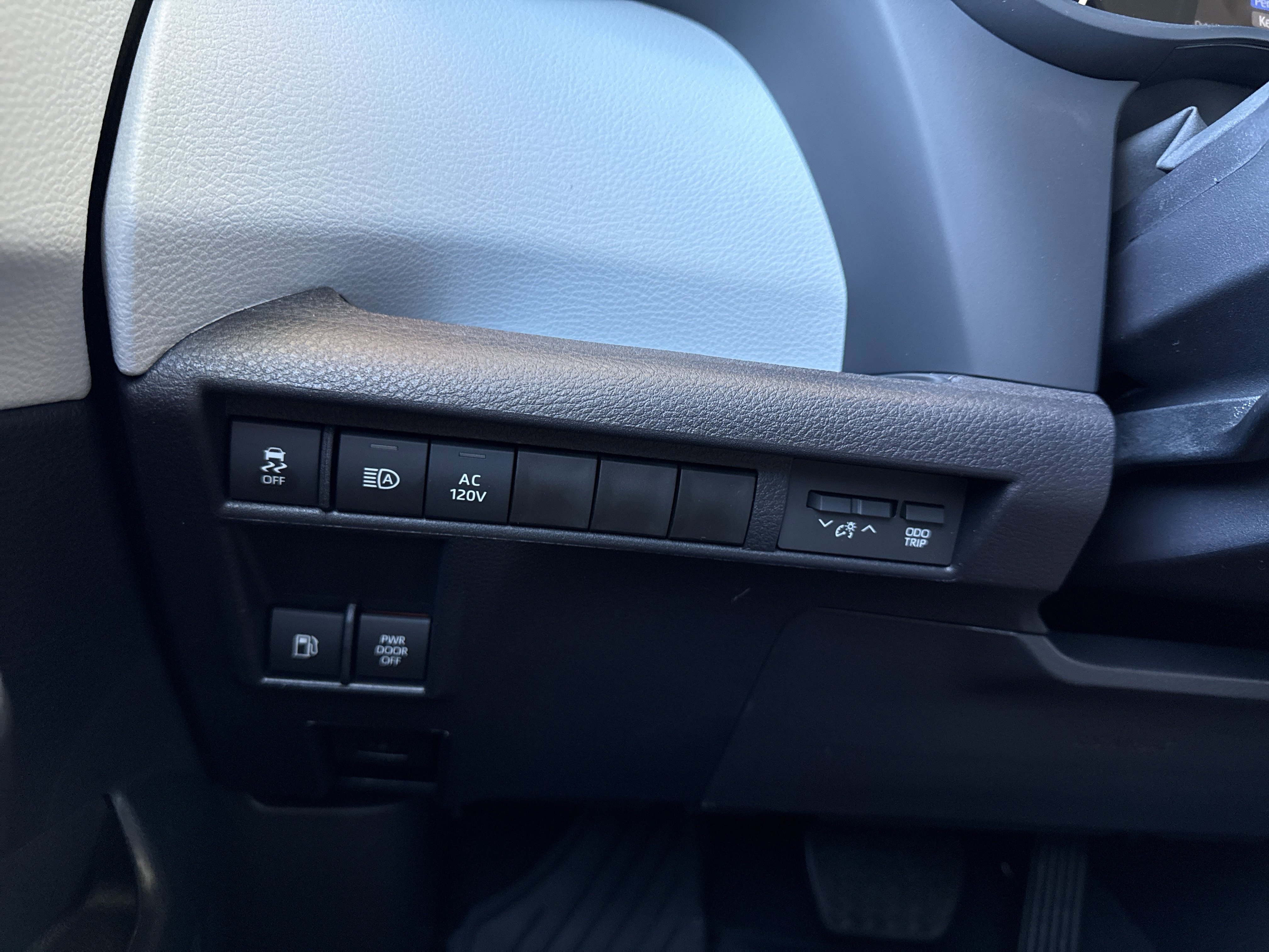 New 2025 Toyota Sienna XLE image 26