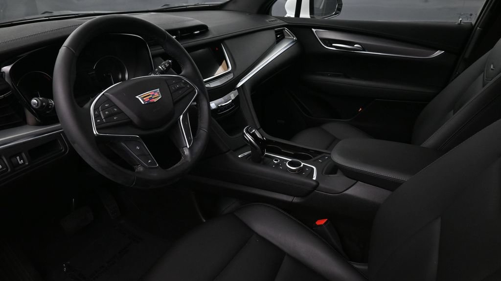 Certified 2024 Cadillac XT5 Luxury FWD image 7