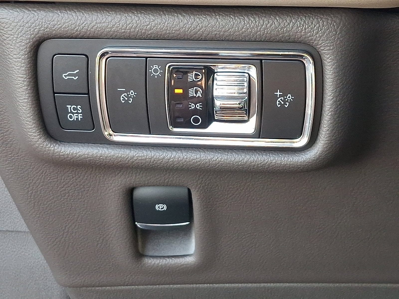 Used 2021 Lincoln Nautilus Reserve image 25