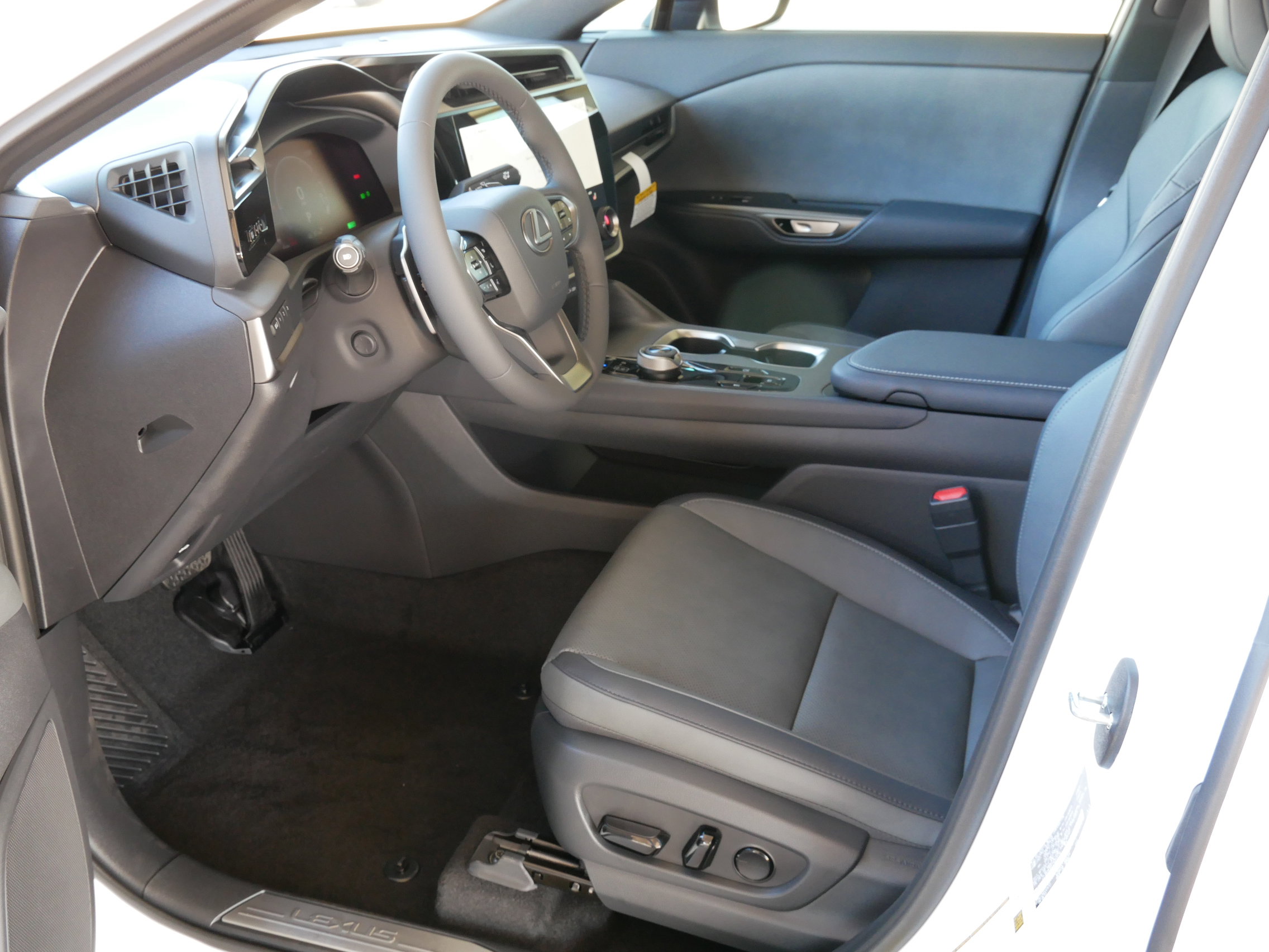 New 2026 Lexus RZ 350e 2WD image 4