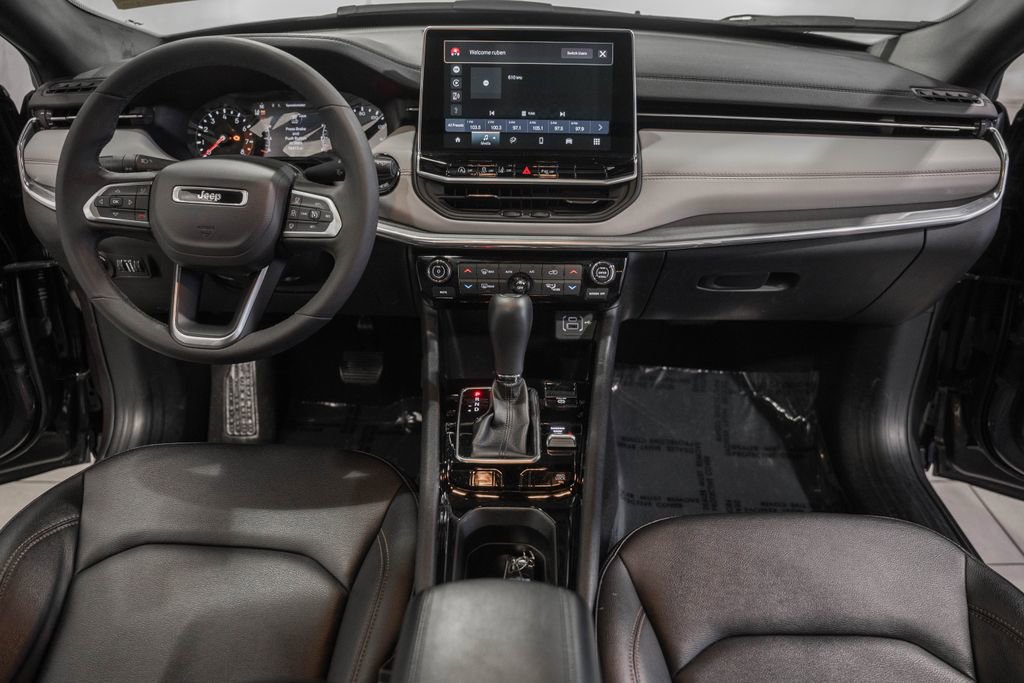 Used 2024 Jeep Compass Limited w/ Sun and Sound Group image 25