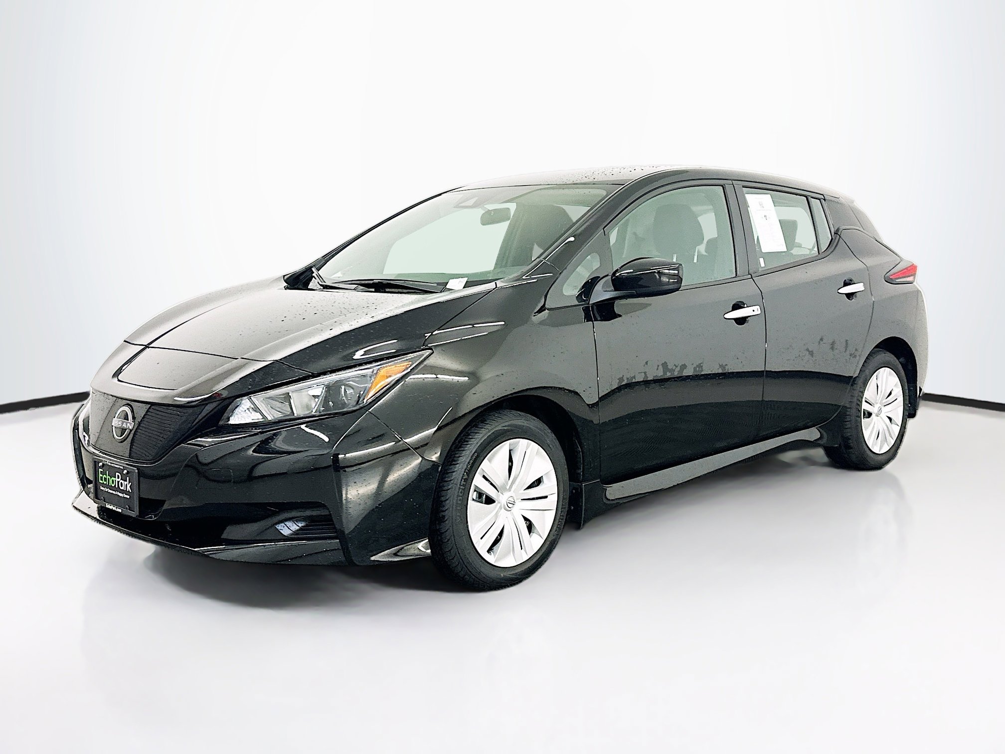 Used 2025 Nissan Leaf S FWD image 3