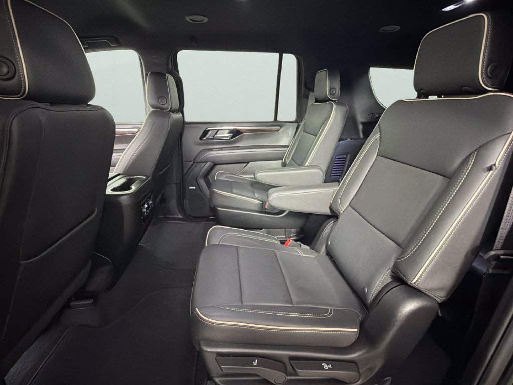 Used 2026 Chevrolet Suburban Premier AWD/4WD image 28