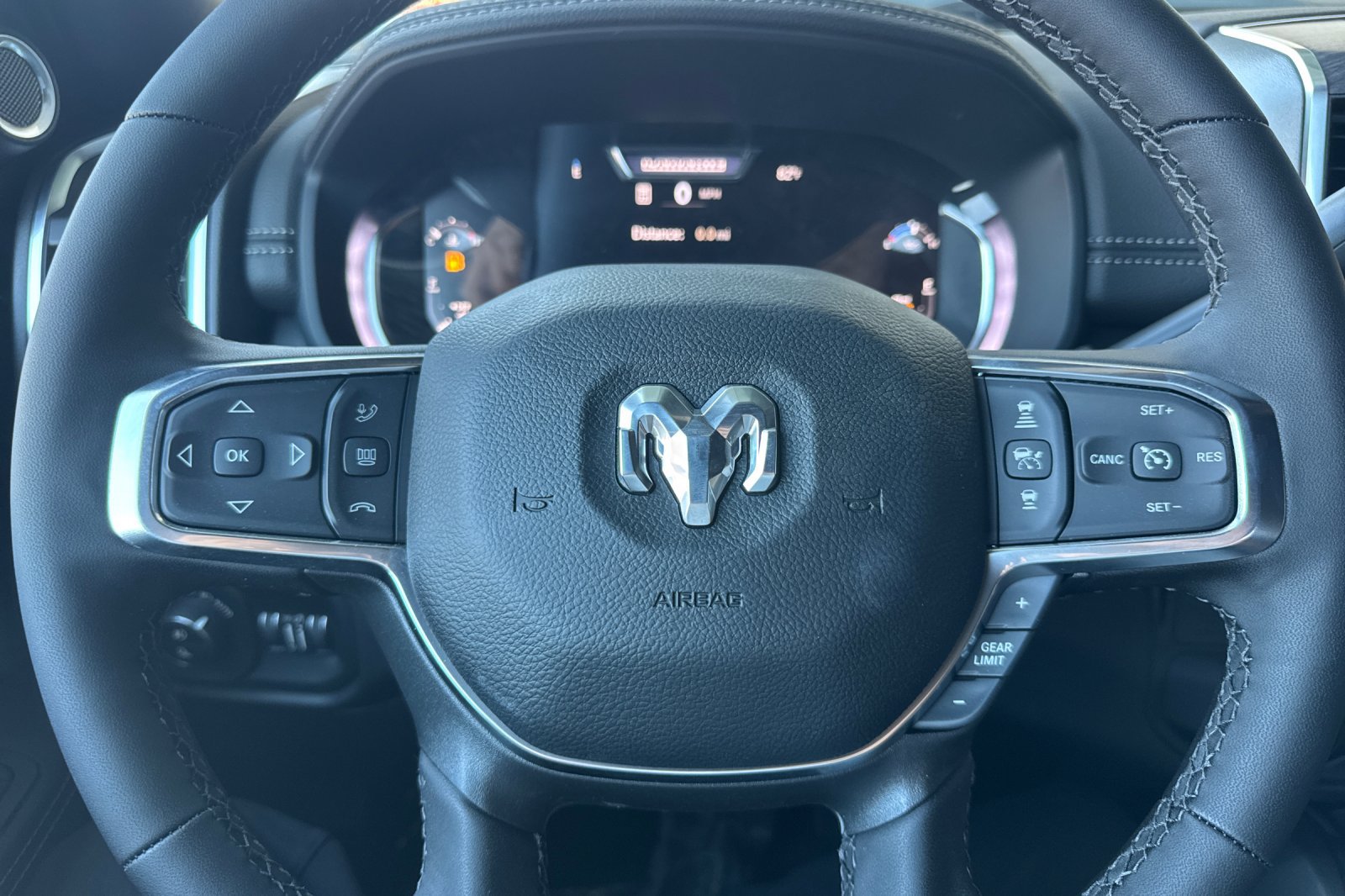 New 2026 RAM 2500 Laramie AWD/4WD image 22