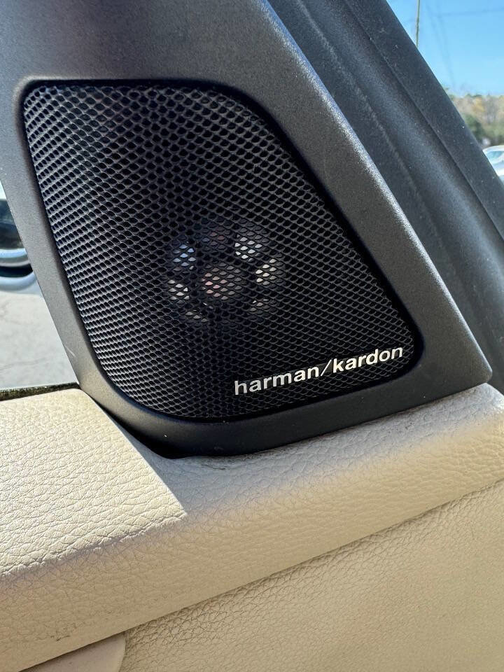 Used 2013 BMW 335i Convertible w/ Premium Pkg image 11