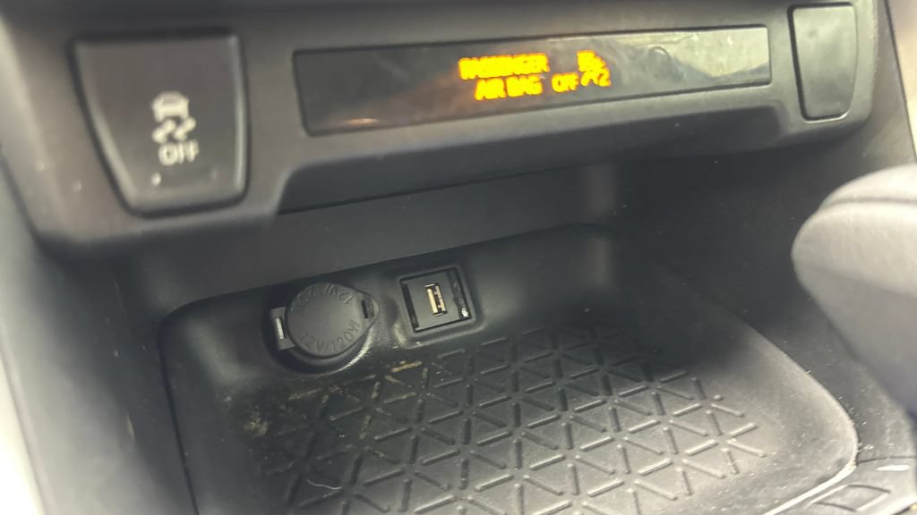 Used 2021 Toyota RAV4 LE FWD image 66
