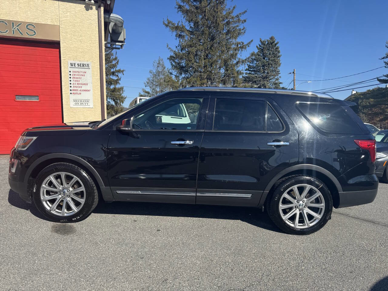 Used 2016 Ford Explorer Limited FWD image 4