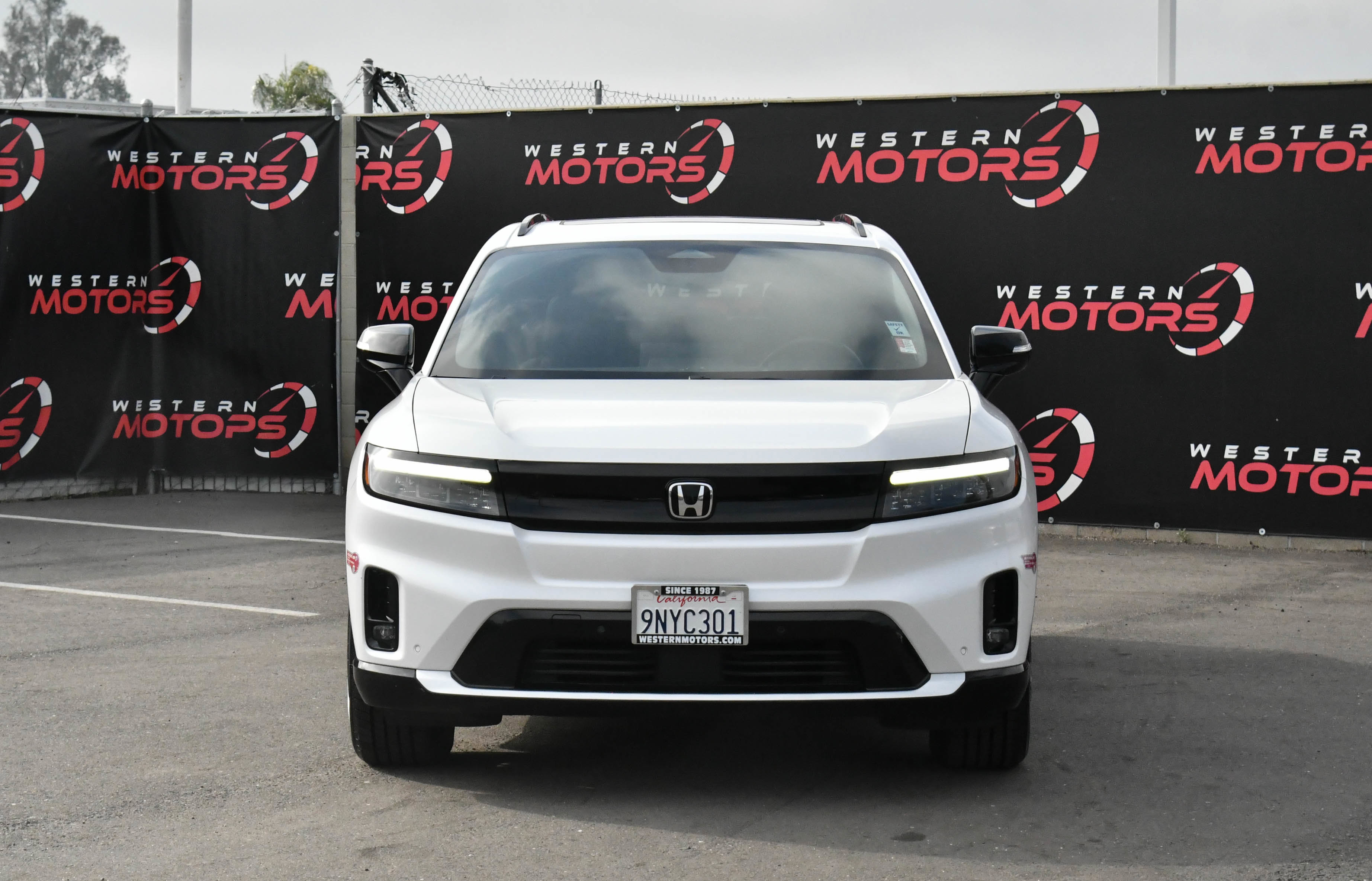 Used 2024 Honda Prologue Touring image 2