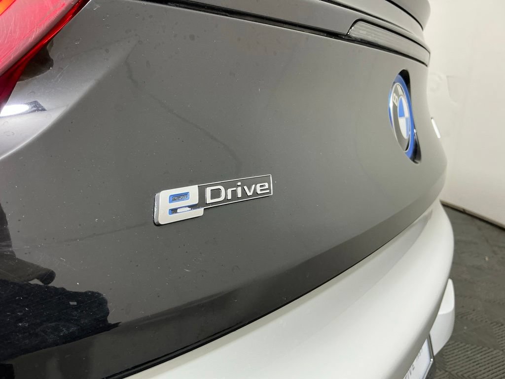 Used 2019 BMW i8 Roadster AWD/4WD image 25