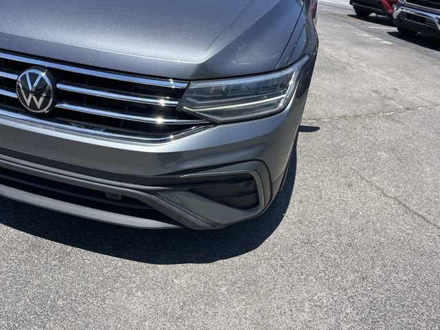 Used 2024 Volkswagen Tiguan SE FWD image 11