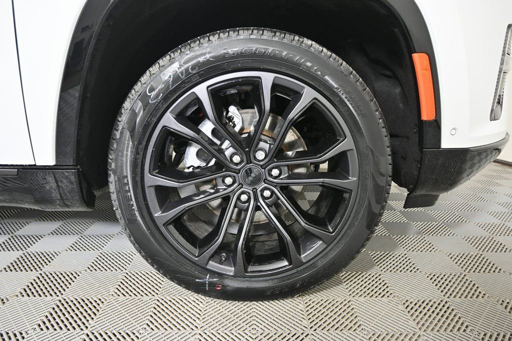 New 2026 Jeep Grand Wagoneer Summit w/ Premium Group III image 11