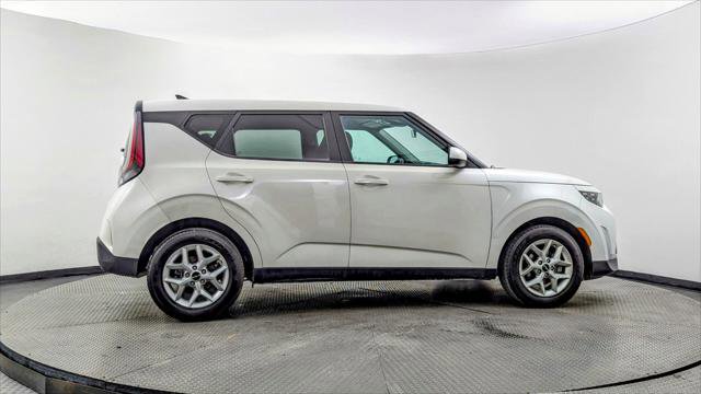 Used 2023 Kia Soul LX w/ Option Group 015 FWD image 12