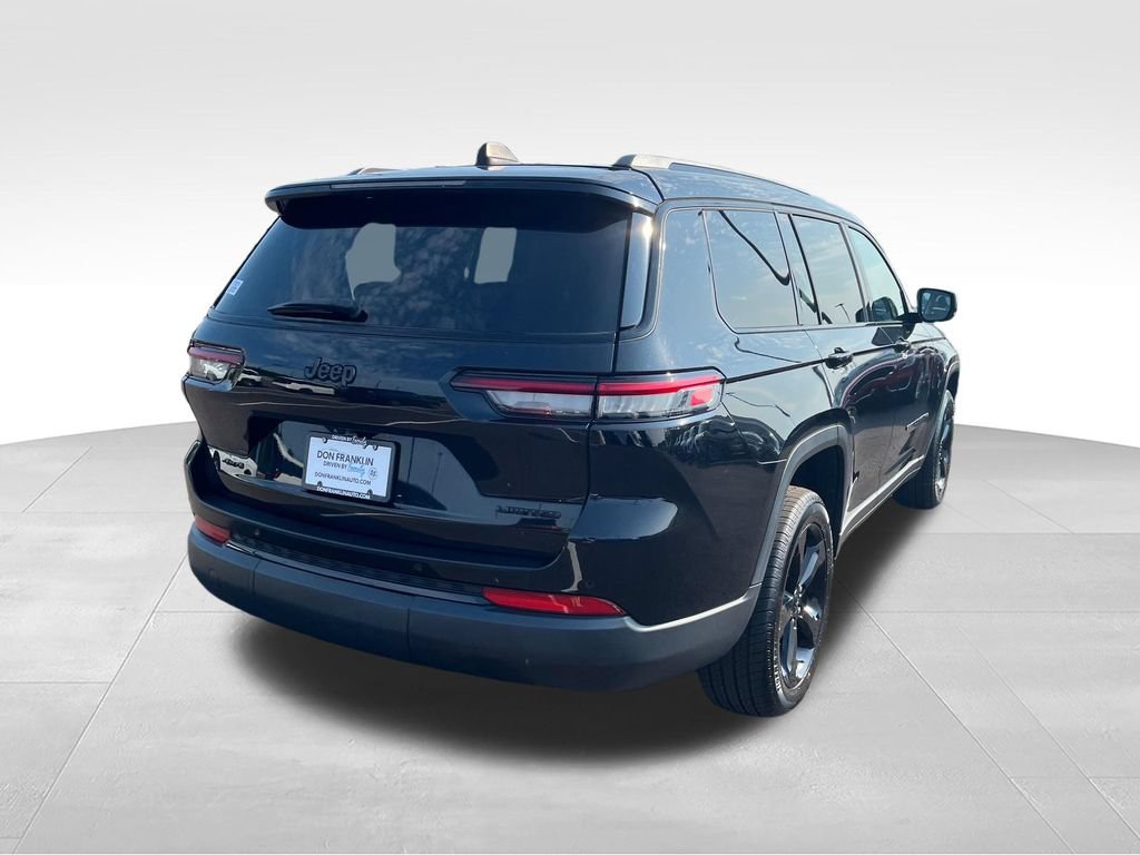 Used 2023 Jeep Grand Cherokee L Limited w/ Black Appearance Package AWD/4WD image 5