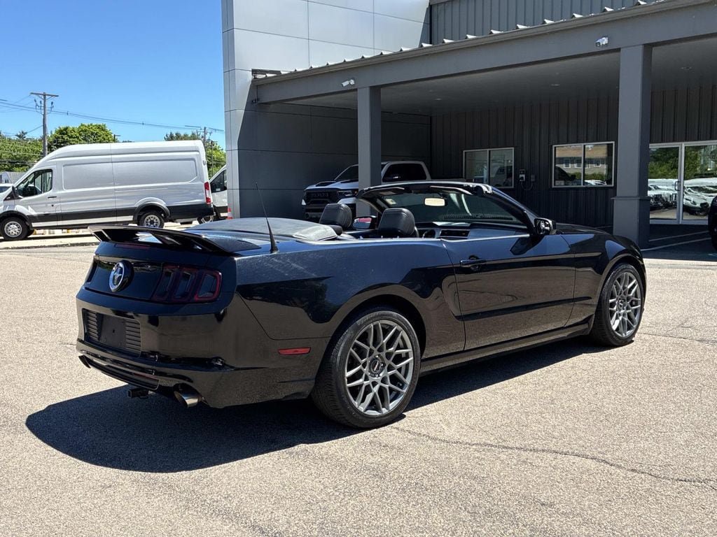 Used 2013 Ford Mustang Premium RWD image 7