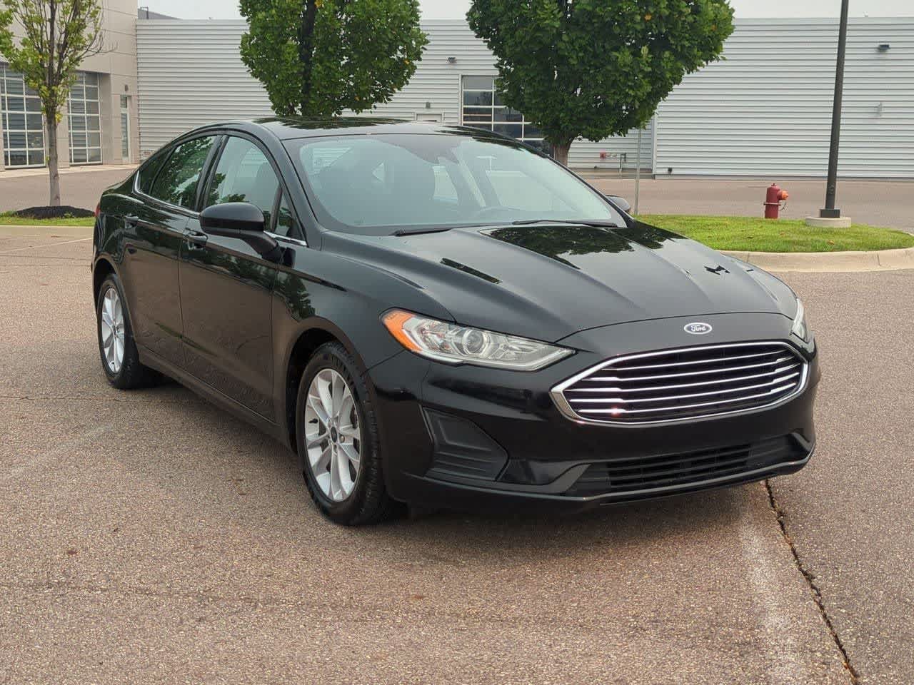 Used 2020 Ford Fusion SE FWD image 8