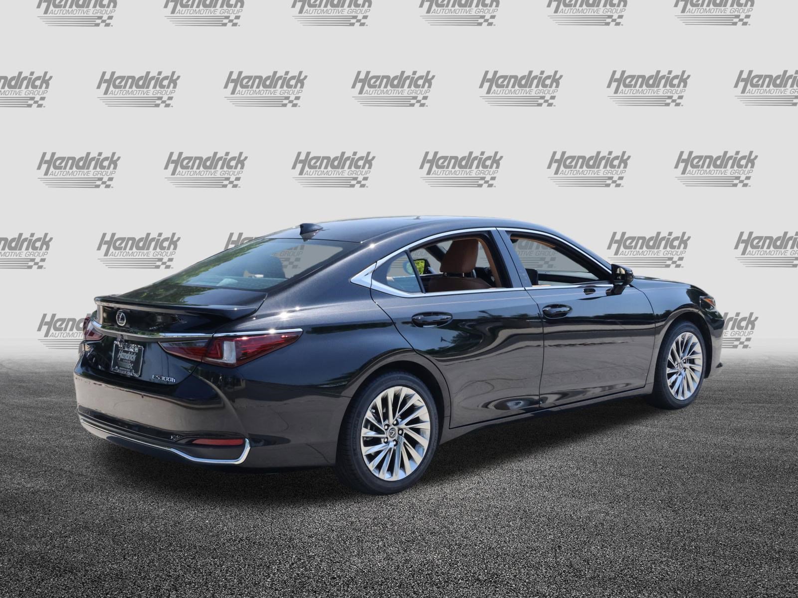 Certified 2023 Lexus ES 300h w/ Accessory Package (Z2) FWD image 9